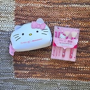 The Crème Shop x Hello Kitty Kawaii Travel Luv Wave Make Up Brush Case Set